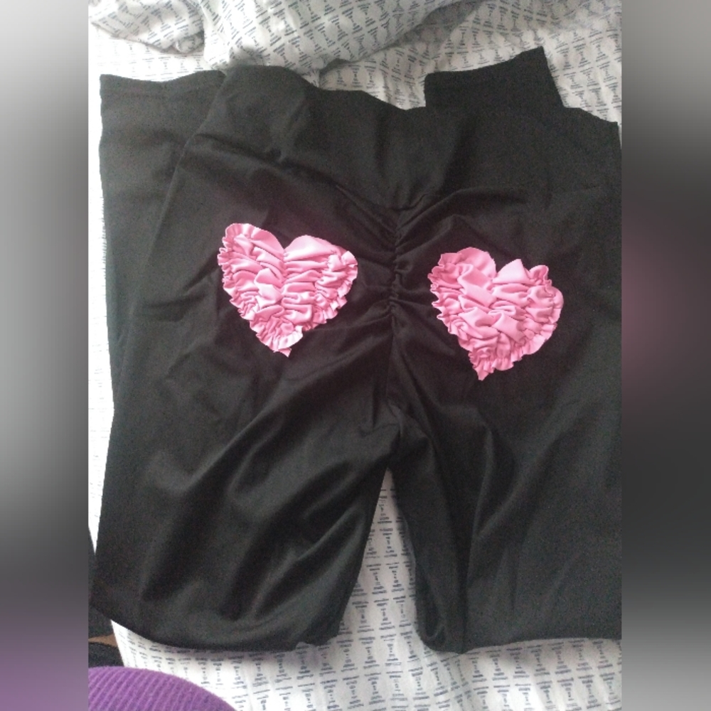A Pair a women's sexy fashion Sporty Yoga Heart  Booty Pockets Female casual